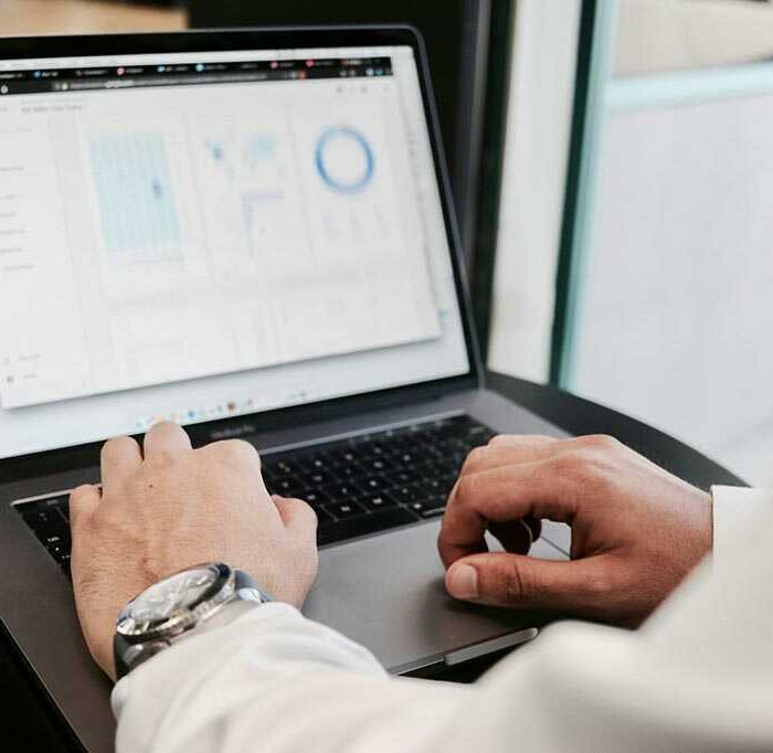 Brand Buzz: Breaking News in Advertising & Digital Marketing (Demo)